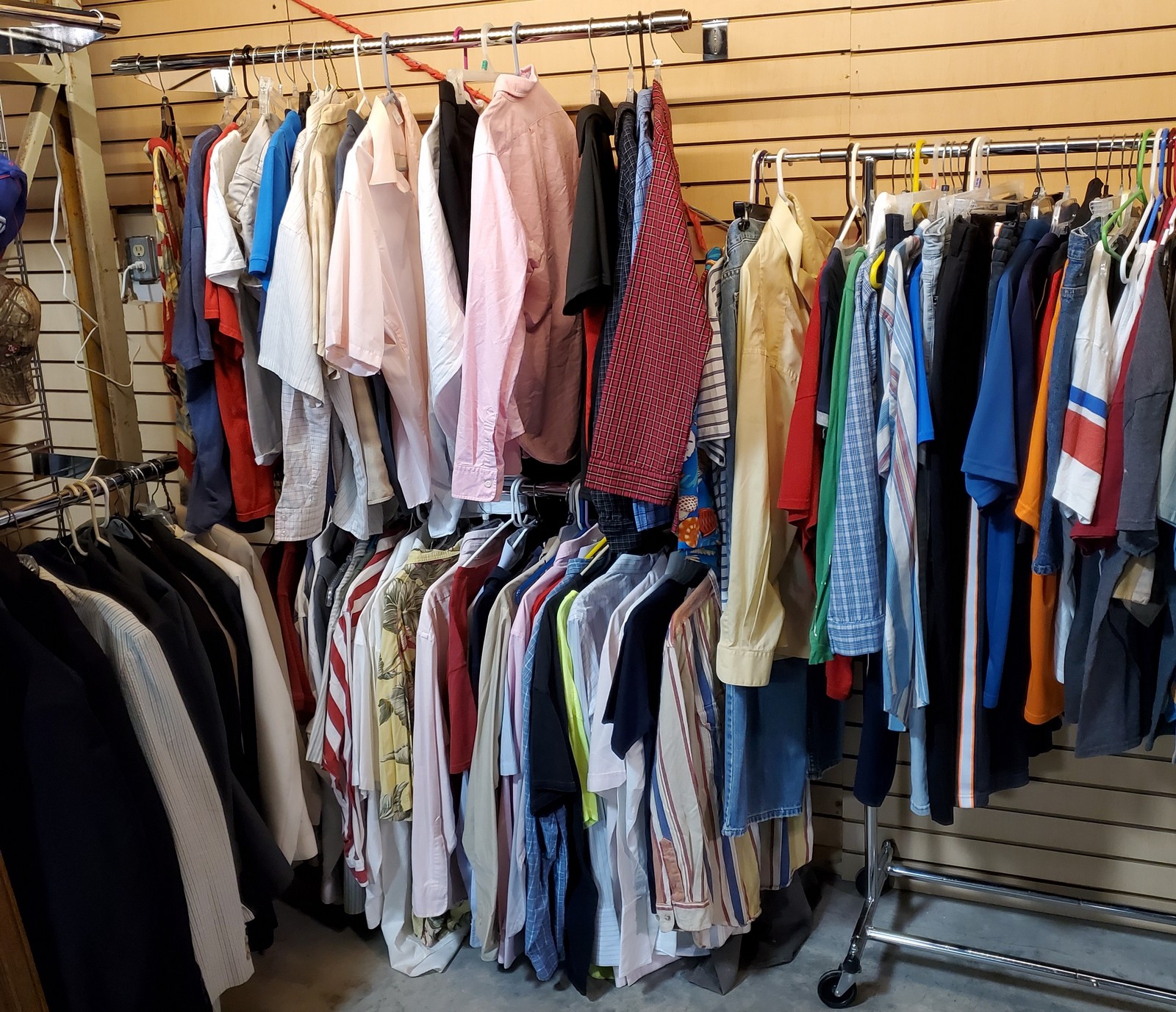 Men&apos;s Clothing
